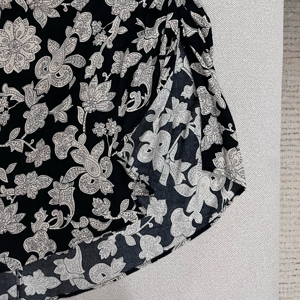 ZARA BLACK AND CREAM FLORAL PRINT ASYMMETRICAL MIDI SKIRT /Size XS - Picture 7 of 11